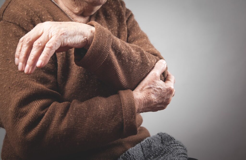 Elderly woman having pain elbow 220873 2167 Elderly woman having pain elbow 220873 2167